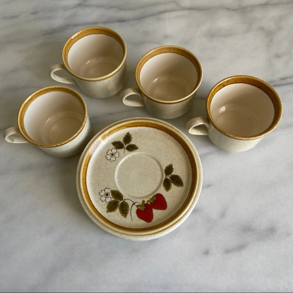 VINTAGE • 60s Mikasa Teacup and Saucer 4 Set Cottagecore Stone Manor Strawberry - Picture 3 of 10